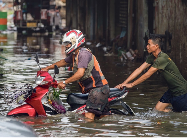 Laluan Utama Bangkok Ditenggelami Banjir