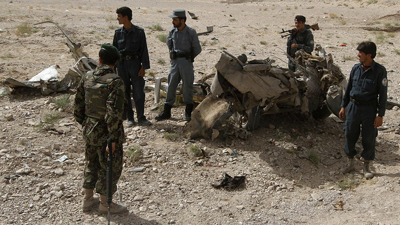 40 Soldados Afganos Muertos en Ataque Suicida Talibán en Base Militar 
