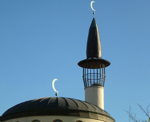 “Un Grupo Extremista Islamófobo Pretende Boicotear la Construcción de una Mezquita en Suecia” 