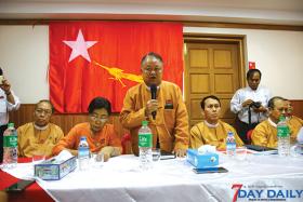 ဒီခ်ဳပ္ကို အထင္အျမင္လဲြေစရန္ သတင္းတုမ်ား ဖန္တီးျဖန္႔ေ၀မႈအေပၚ တုံ႔ျပန္ေနမည္မဟုတ္ဟု ဦး၀င္းထိန္ေျပာ