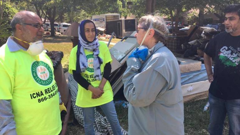 “Voluntarios Musulmanes Ayudaron a los Damnificados del Huracán María en Puerto Rico” 