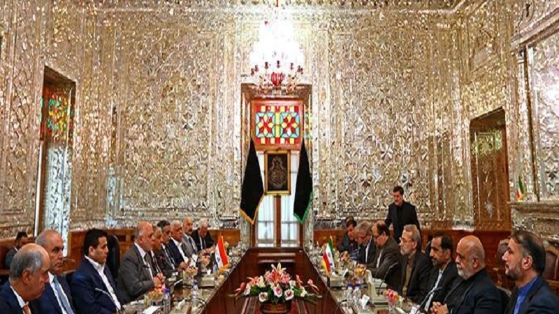 O presidente do Parlamento iraniano elogia a nação iraquiana por resistência contra terroristas