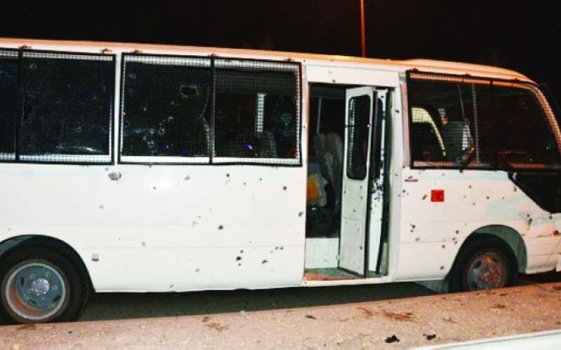 Ataque con Bomba Mata a un Oficial de Policía de Bahrein, Hiere a 8 