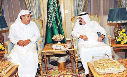 Expremier qatarí revela: Riad nos Encargó de Derrocar a Al-Asad Mediante el uso de Terroristas 