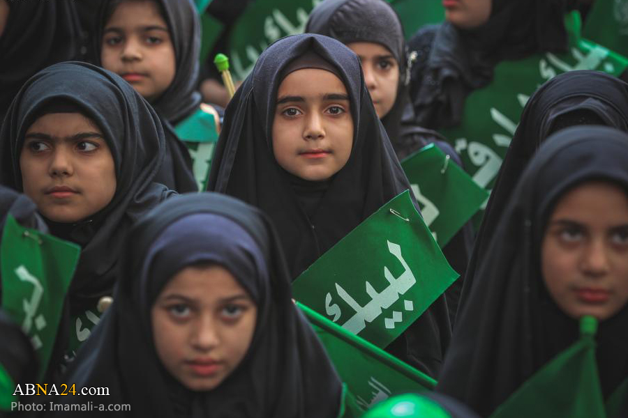 تقرير مصور/ اطفال بنات يشاركن في مجلس عزاء بمناسبة استشهاد السيدة "رقية" بحرم الامام علي(ع)