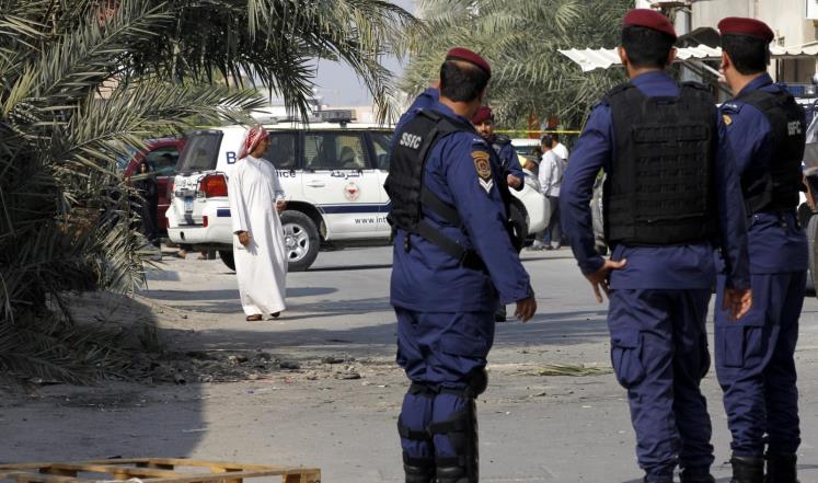السلطات البحرينية تعتقل 11 مواطناً بعد إعلان وزارة الداخلية مقتل أحد عناصرها
