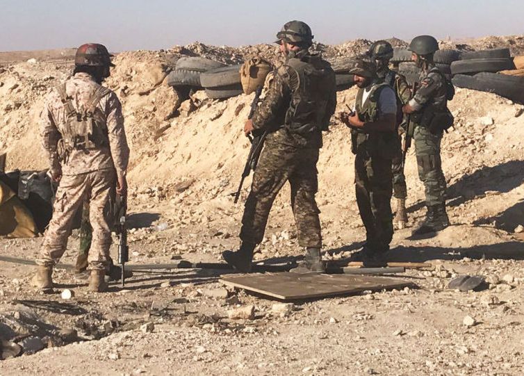 الجيش السوري يواصل مطاردة فلول داعش في دير الزور بعد السيطرة على احياء جديدة
