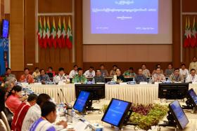 မထိပါးရဲသည့္ႏိုင္ငံ ျဖစ္လာေစေရး ေခါင္းေဆာင္မ်ားက အမ်ိဳးသားျပန္္လည္သင့္ျမတ္ေရးႏွင့္ ၿငိမ္းခ်မ္းေရး လက္ဆင့္ကမ္းရန္ ေဒၚေအာင္ဆန္းစုၾ