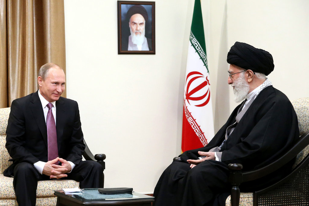 Ayatullah Khamenei Puji Kerjasama Iran-Rusia