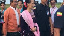 ႏုိင္ငံေတာ္ အတုိင္ပင္ခံပုဂၢဳိလ္ ေဒၚေအာင္ဆန္းစုၾကည္ ရခုိင္ကုိ လာေရာက္