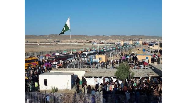 Pakistani pilgrims' movement problems on Iranian border solved 