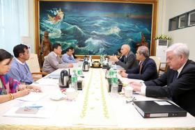 လူသားခ်င္းစာနာမႈ အကူအညီမ်ား လာေရာက္ႏုိင္ေရး လက္ေထာက္ကုလဒုကၡသည္မ်ားဆိုင္ရာ မဟာမင္းႀကီးက ျမန္မာအစိုးရထံ ေတာင္းဆို