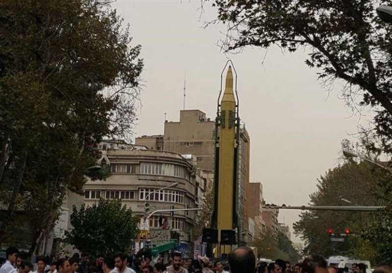 تہران میں سابق امریکی سفارتخانے کے سامنے میزائل کی لگائی گئی نمائش