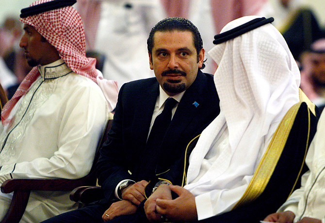 السعودية تكشف حقيقة مغادرة طاقمها الدبلوماسي للبنان 