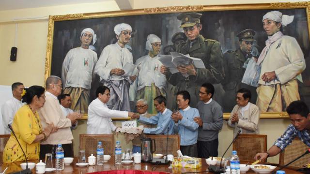 ရခိုင္ျပည္နယ္ ထူေထာင္ေရးႏွင့္ဖြံ႕ၿဖိဳးေရးအတြက္ ႐ုပ္ရွင္အစည္းအ႐ံုးမွ က်ပ္ သိန္း ၁၀၀ လွဴဒါန္း