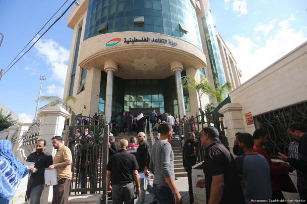 La Autoridad Palestina Inicia Purgas en Gaza Obligando a 18.000 Militares y a 7.000 Funcionarios a Retirarse