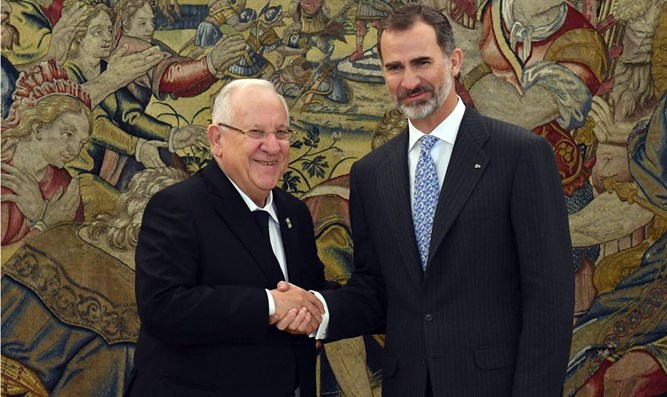 Presidente del Apartheid israelí es Recibido con Máximos Honores y es Galardonado por los Reyes y el Presidente del Gobierno