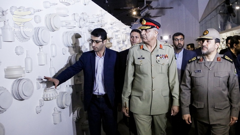 پاکستانی آرمی چیف قمر جاوید باجوا کا اسلامی انقلاب کے میوزیم کا دورہ