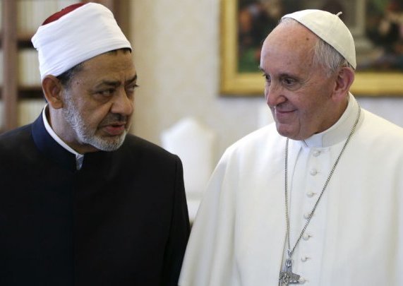 شيخ الأزهر "أحمد الطيب" يلتقي بابا الفاتيكان في روما