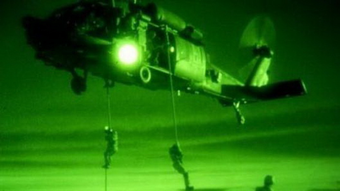 US choppers transfer ISIS cmdrs. from Syria's al-Mayadin to safety: Witnesses