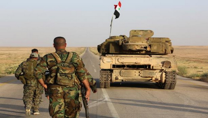 Syrian Army units meet with Iraqi forces on joint border, tighten noose on ISIS in al-Boukamal