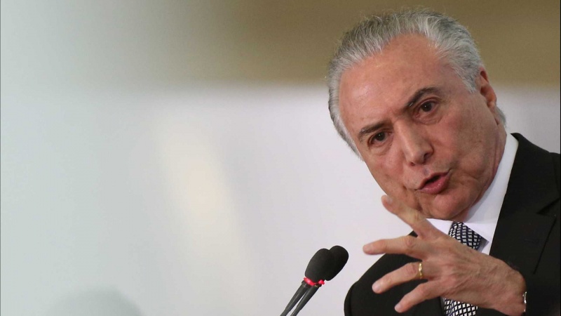 Temer defende reforma enxuta e diz que outra terá de ser feita em breve