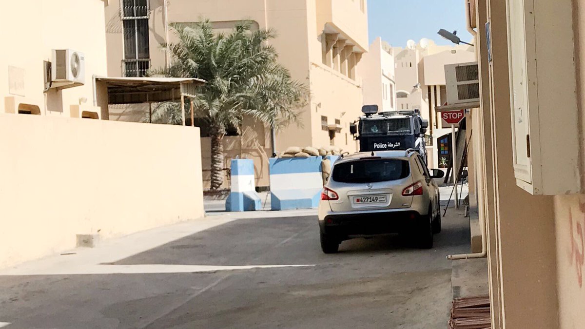 ثوار ينشرون صورة حديثة تؤكد ان النظام يواصل في حصار منزل آية الله عيسى قاسم
