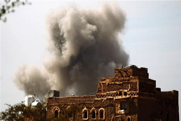サウジアラビア軍による新たなイエメン空爆で民間人死傷