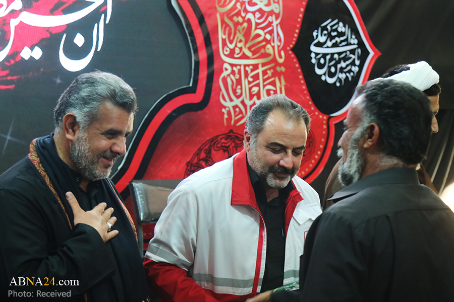 تقرير مصور/ مراسم تكريم لخدام زوار أربعينية الامام الحسين (ع) في موكب السيدة المعصومة (ع)