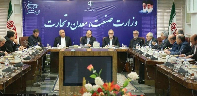 بین الاقوامی اقتصادی تعلقات کیلئے ایک روڈمیپ لازمی ہے: ایرانی وزیر صنعت