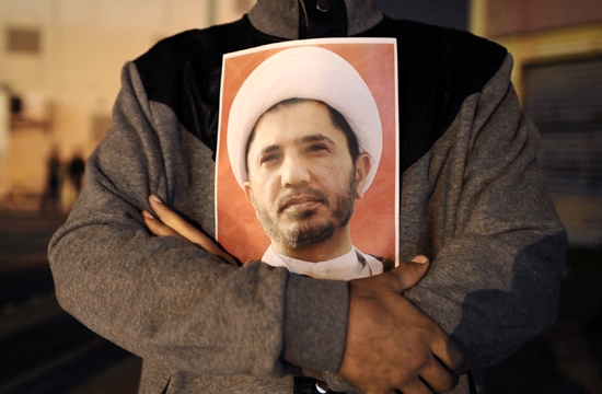 النظام في البحرين يحاكم زعيم المعارضة الشيخ علي سلمان وقياديين معارضين بتهم جديدة