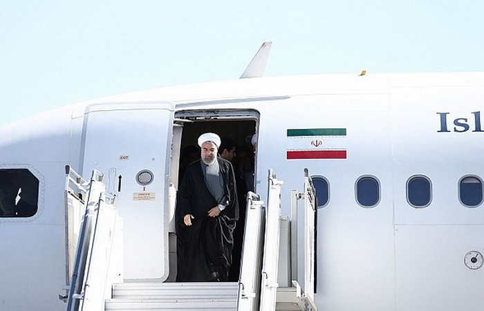 Pres. Rouhani arrives in Kermanshah to oversee relief process in quake-hit areas
