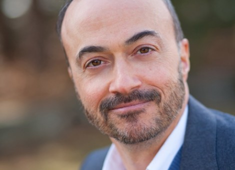 Escritor estadounidense: “La Influencia de Irán en Medio Oriente es la Preocupación común de EEUU, Arabia Saudí y los sionistas”