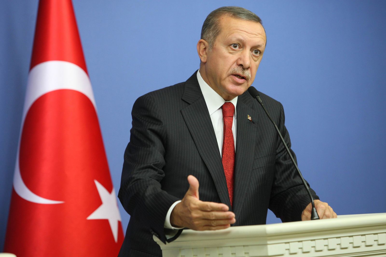 أردوغان يتهم واشنطن بدعم "داعش" ماليا