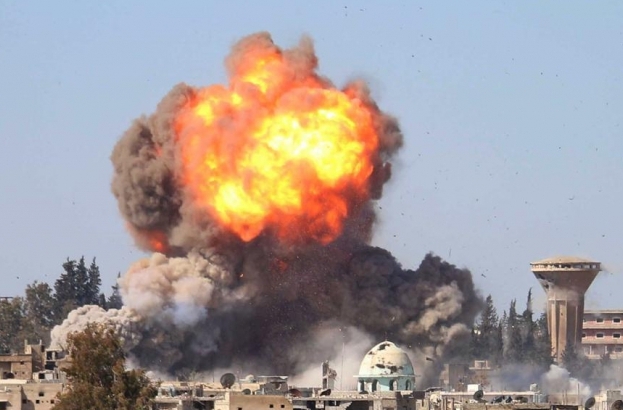 مقتل 20 مدنيا وجرح 30 بتفجير إرهابيي داعش سيارة مفخخة بتجمع عائلات بريف ديرالزور