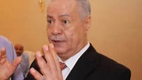 Ang Gobernador ng Aden ay nagbitiw 