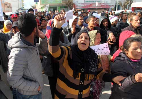 إضراب عام في مدينة تونسية احتجاجاً على الفقر