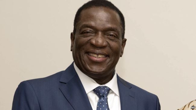 Sabon shugaban Zimbabwe ya koma kasar jiya Laraba