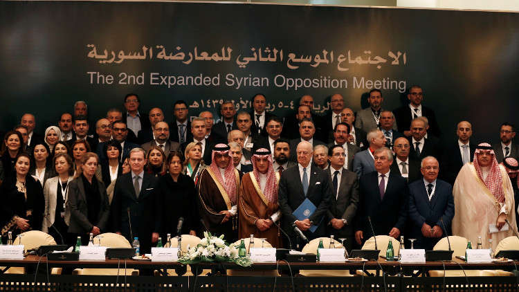 السعودية تشكل معارضة سورية موالية لها للمشاركة في مفاوضات جنيف