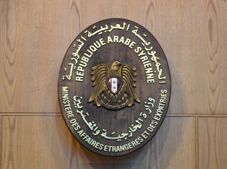 دمشق ستشارك في مؤتمر سوتشي وترحّب بتعديل الدستور وإجراء الانتخابات 