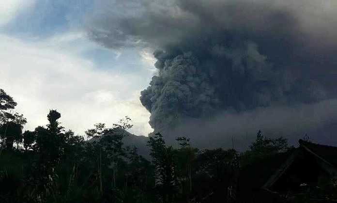 Gunung Agung Kembali Meletus