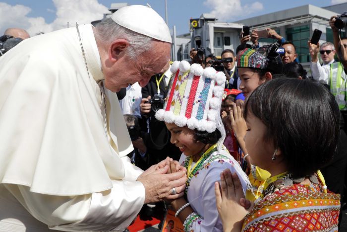 Pope visits Myanmar in shadow of Rohingya crisis