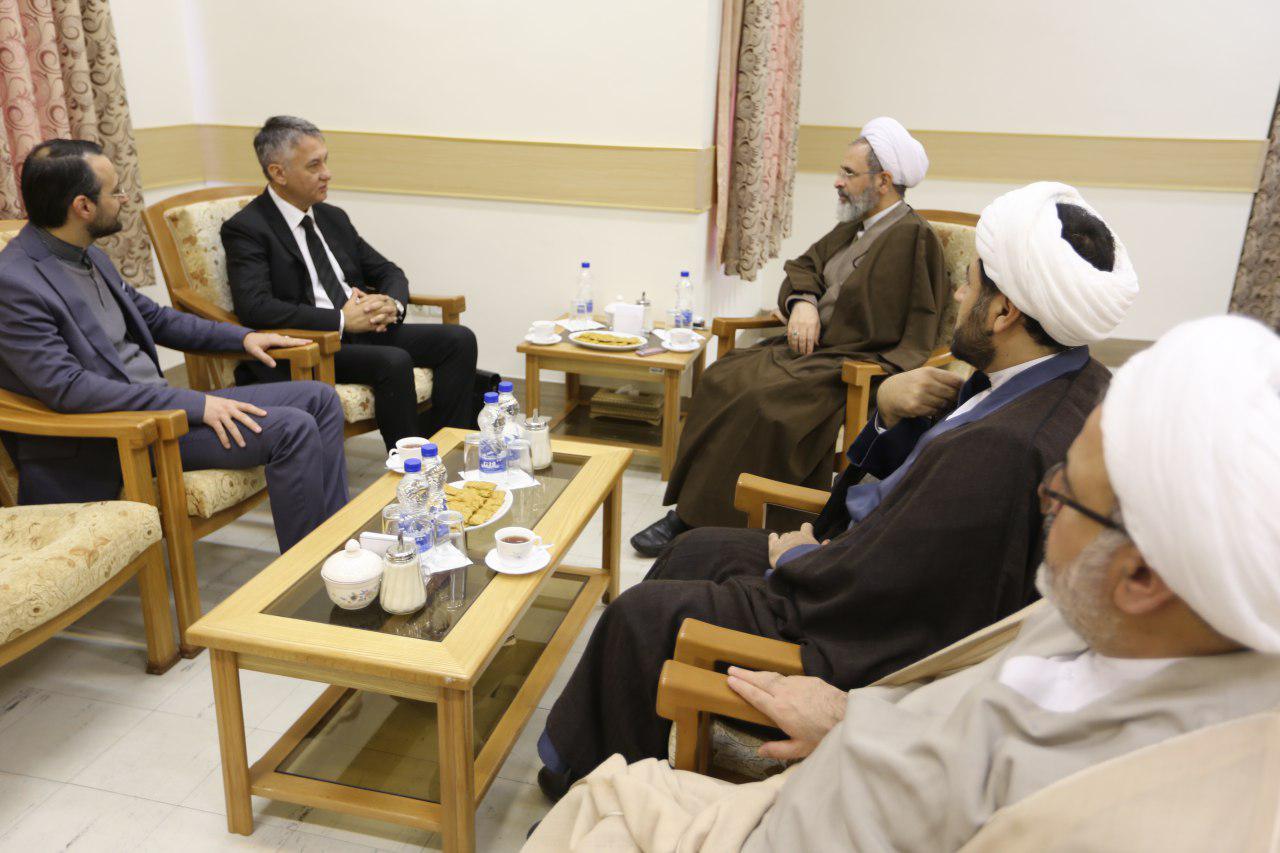 Head of Iran's seminaries : Extremist approach major obstacle for humanity 