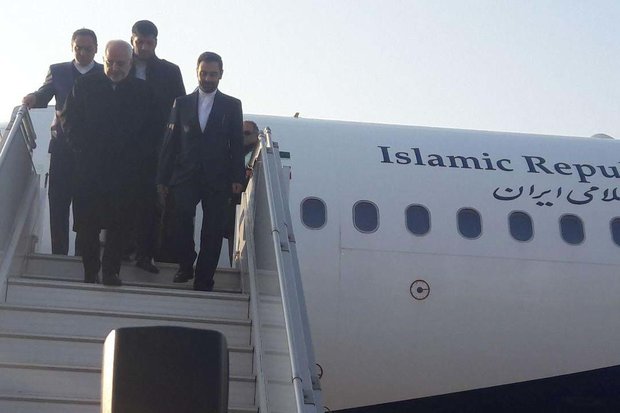 وزیر خارجہ محمد جواد ظریف آج صبح آرمینیا کے دارالحکومت ایروان پہنچ گئے