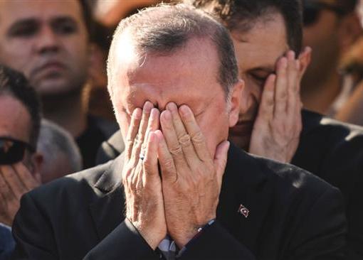 المعارضة التركية تتهم أقارب أردوغان بتحويلات "أوفشور"