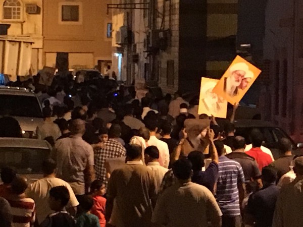 تظاهرات واسعة في البحرين تدين حرمان آية الله الشيخ عيسى قاسم من العلاج