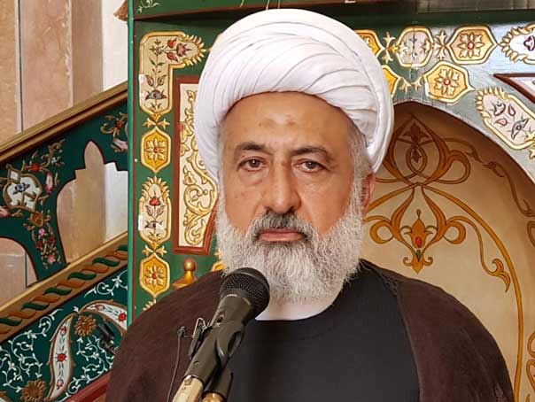 الشيخ علي الخطيب يطالب المنظمات الدولية التدخل لدى السلطات للسماح بنقل آية الله قاسم للمستشفى.