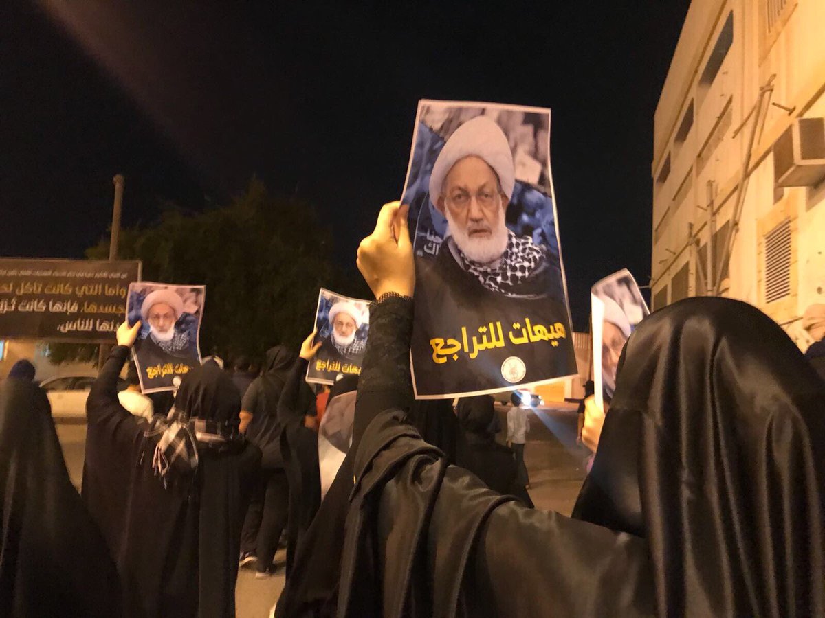 اشتباكات مع قوات تحاصر منزل الشيخ قاسم.. ومحتجون يغلقون شوارع رئيسية بالإطارات المشتعلة