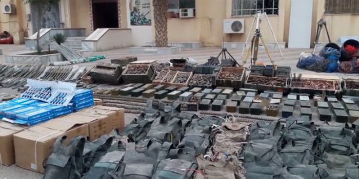 Syrians seize munitions left behind by ISIS in Palmyra surroundings