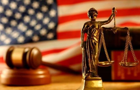 المحكمة الأمريكية العليا تسمح بتنفيذ مرسوم ترامب حول الهجرة